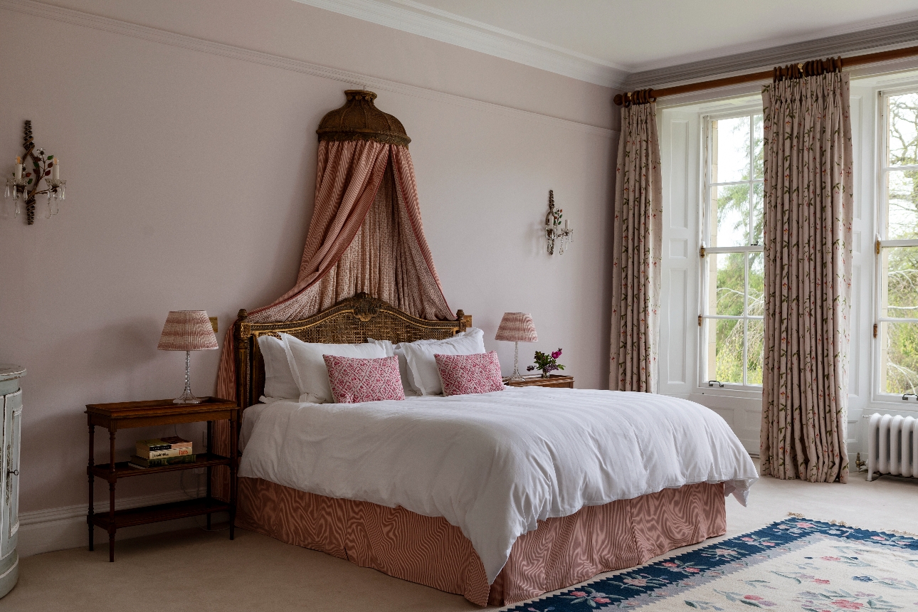 The West Wing at Stagshaw House pink bedroom